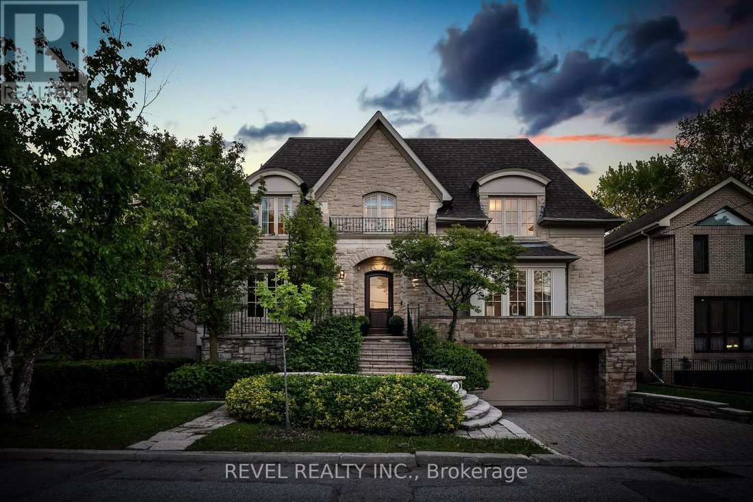 House in Toronto, Ontario, Canada 2 - 15762037