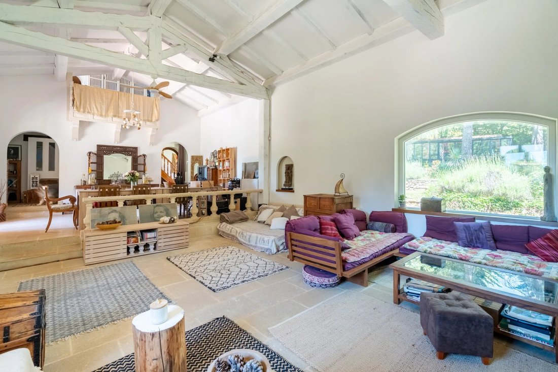 House in La Roquebrussanne, Provence-Alpes-Côte d'Azur, France 4 - 15660493