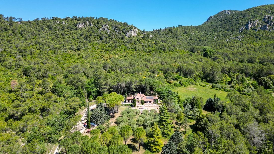 House in La Roquebrussanne, Provence-Alpes-Côte d'Azur, France 2 - 15660493