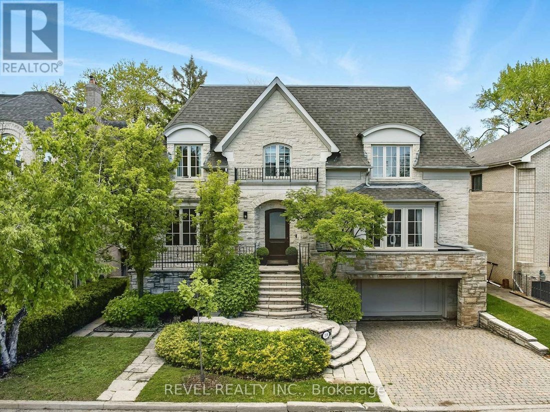 House in Toronto, Ontario, Canada 1 - 15762037