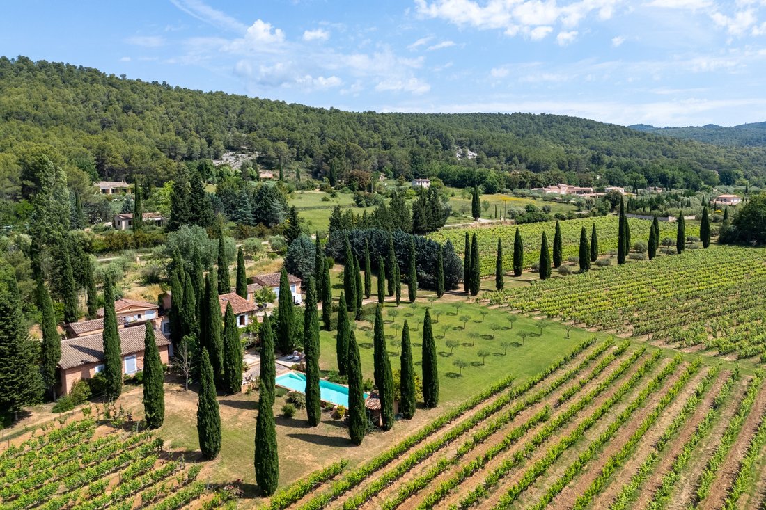 Villecroze, Provence-Alpes-Côte d'Azur, France 2 - 15761742