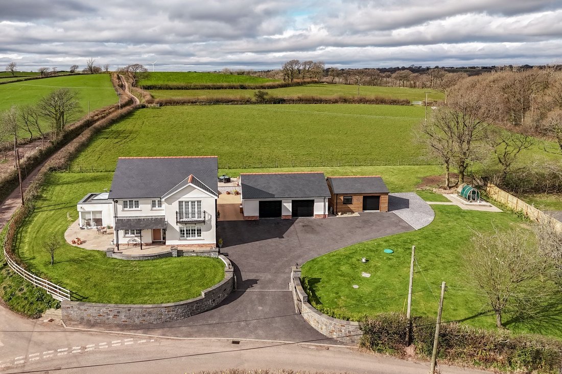 House in Llangyndeyrn, Wales 3 - 15761505