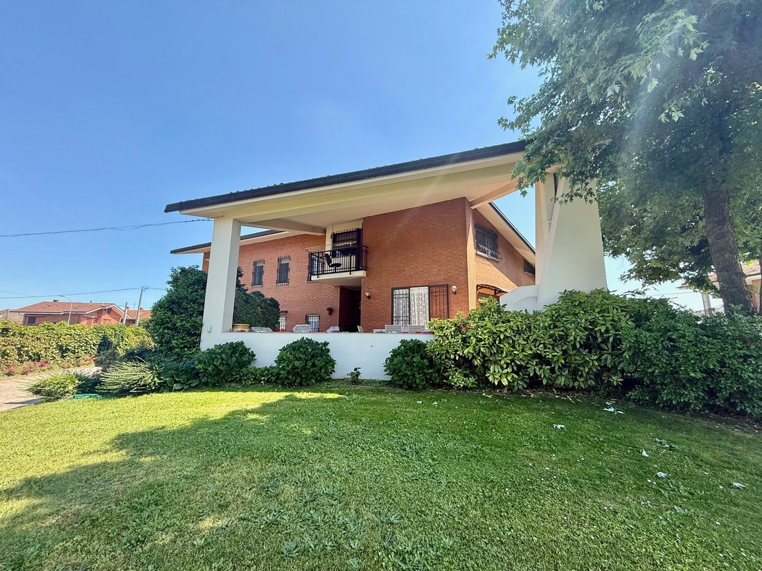 Villa in Carmagnola, Piedmont, Italy 3 - 15764495