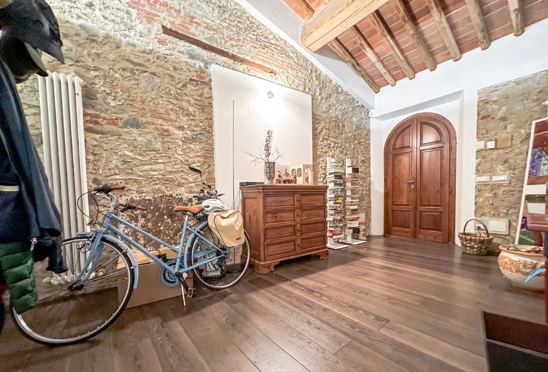 Villa in Camaiore, Tuscany, Italy 2 - 15763723