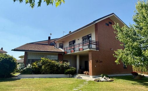 Villa in Carmagnola, Piemont, Italien 1