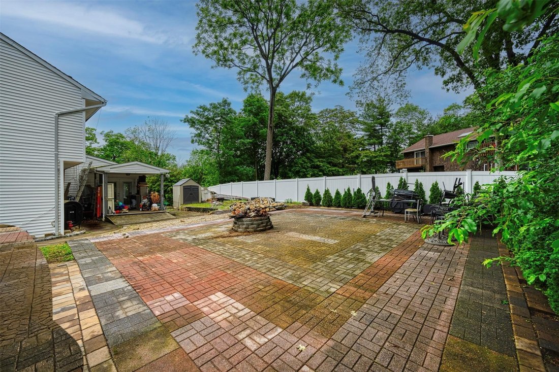 House in Huntington Station, New York, United States 4 - 15766050