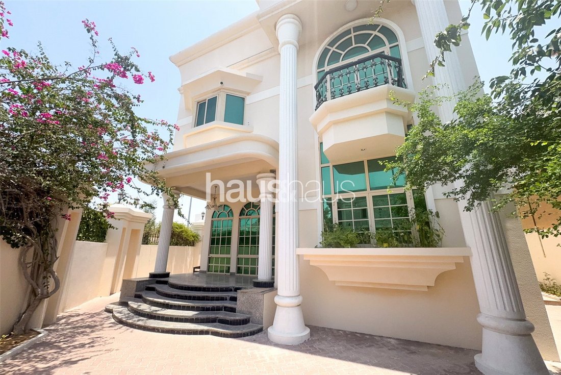 Villa in Dubai, Dubai, United Arab Emirates 1 - 15764373