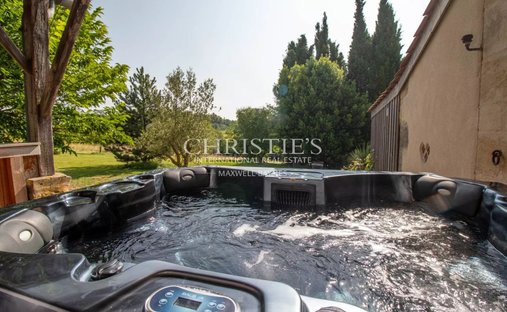 Castle for Sale in Monségur, Nouvelle-Aquitaine, France
