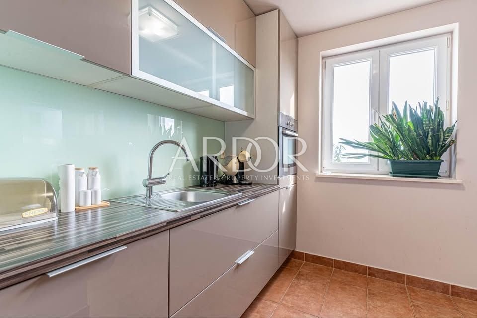 Apartment in Mjesni odbor Zamet, Grad Rijeka, Primorje-Gorski Kotar County 4 - 15767214
