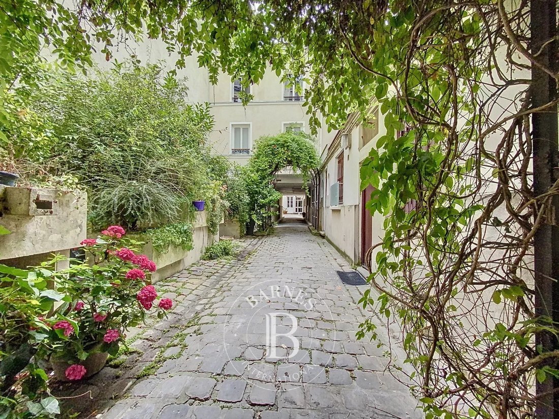 Apartment in Saint Placide, Paris 6e Arrondissement, Paris 1 - 15764852