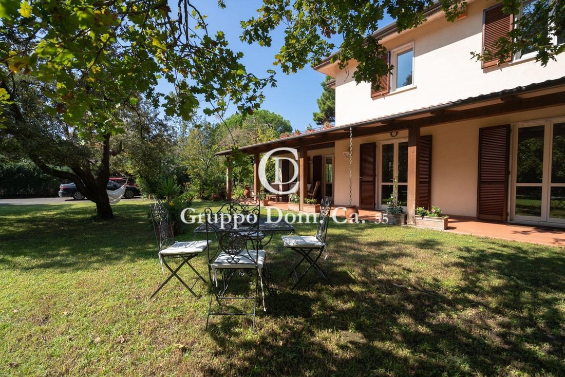 Villa in Poveromo, Massa, Italy 1 - 15765450