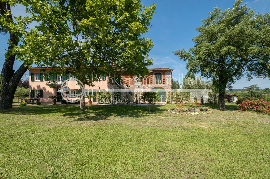 Villa in Porcari, Tuscany, Italy 1 - 15766600