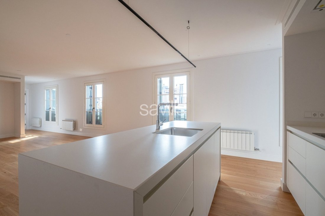 Wohnung in Eixample, Barcelona, Spanien 4 - 15763866