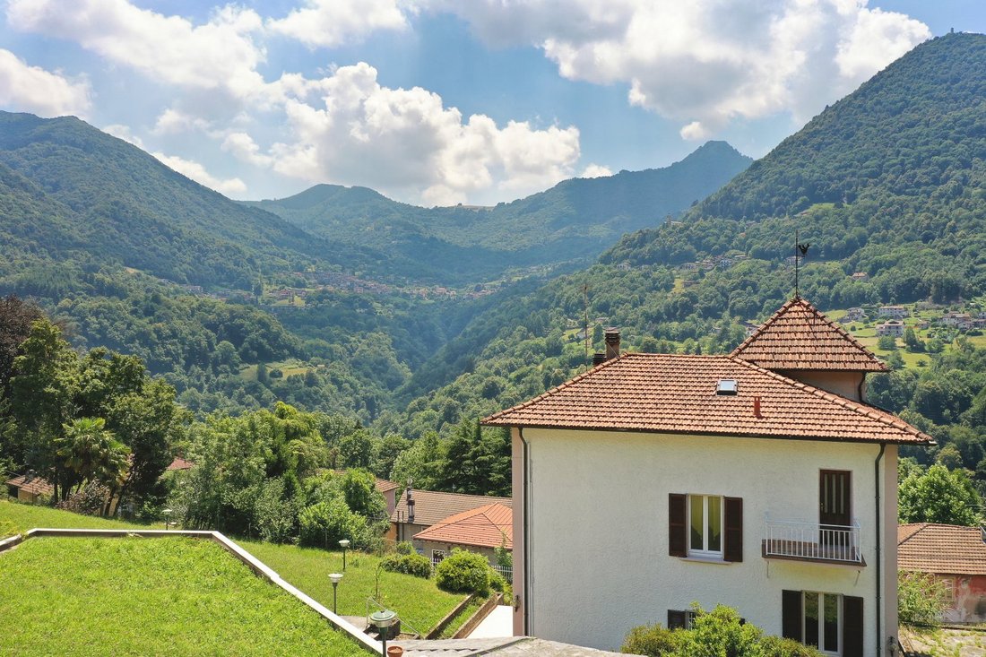 House in Dizzasco, Lombardy, Italy 2 - 15763872