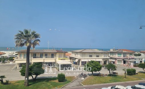 Apartment in Lungomare, Viareggio, Tuscany 1