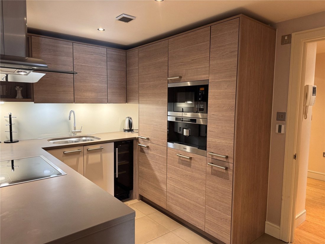 House in Chelsea Harbour, England 3 - 15766236