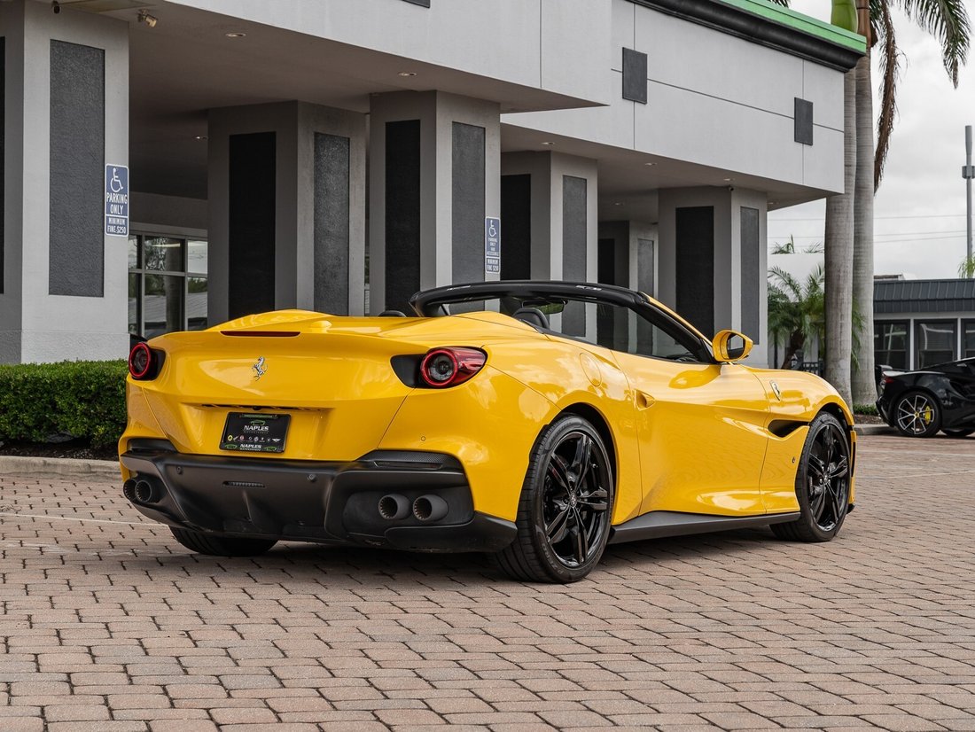Cabriolet in Naples, FL 3 - 15737732