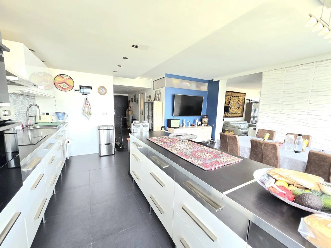 Apartment in Puteaux, Ile-de-France, France 3 - 15763909