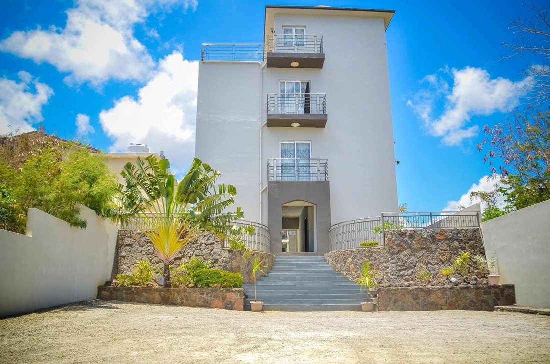 Grand Baie, Rivière du Rempart District, Mauritius 3 - 13683547