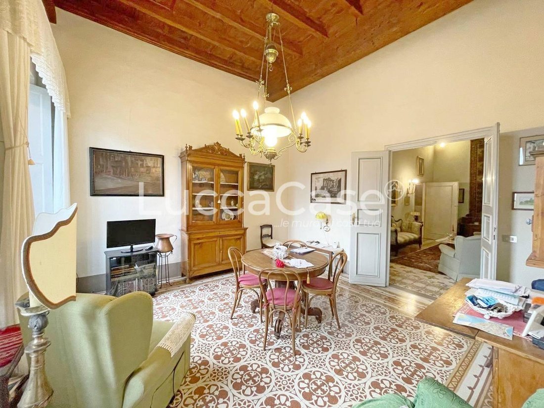 Apartment in Historic Center, Lucca, Tuscany 4 - 15765312