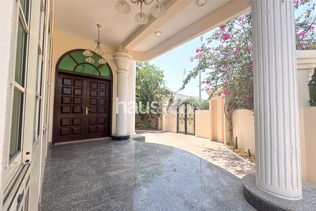 Villa in Dubai, Dubai, United Arab Emirates 2 - 15764373