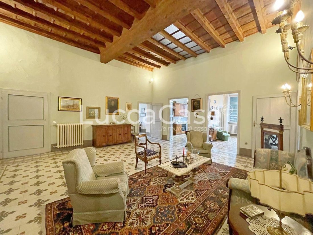 Apartment in Historic Center, Lucca, Tuscany 2 - 15765312