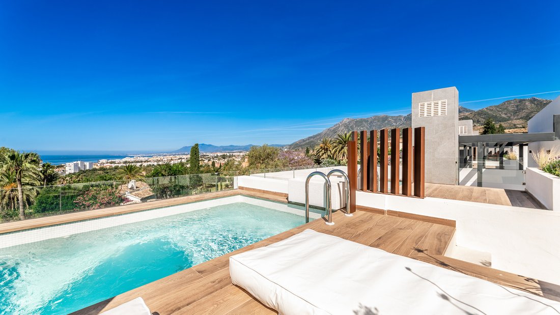Townhouse in Rio Real, Marbella, Andalusia 2 - 15765515