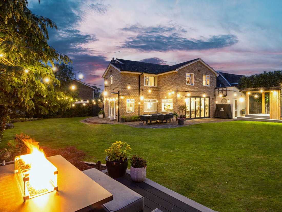 House in Flamstead, England 5 - 15631379