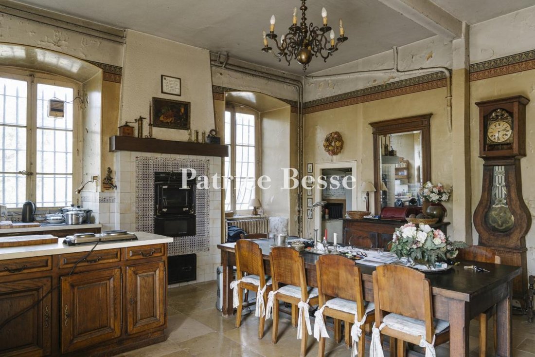 Whispers of the Limagne: A 19th-Century Hilltop Manor in Vichy’s Golden Light