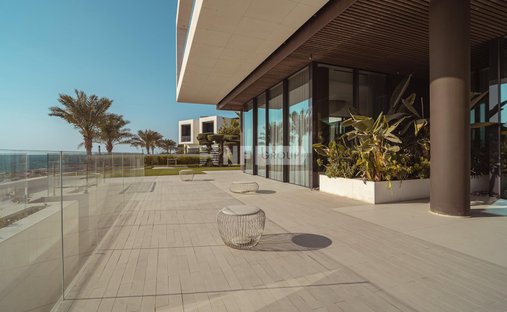 Estate in Pearl Jumeirah, Dubai, United Arab Emirates 1