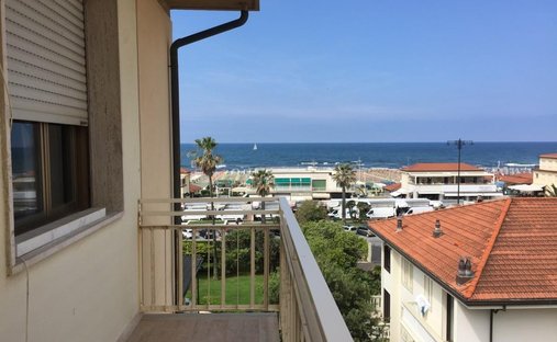 Apartment in Lungomare, Viareggio, Tuscany 1