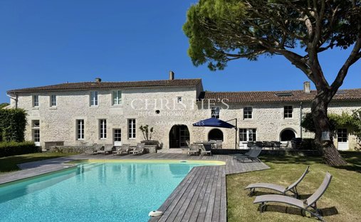 House in Le Genette, La Rochelle, France 1