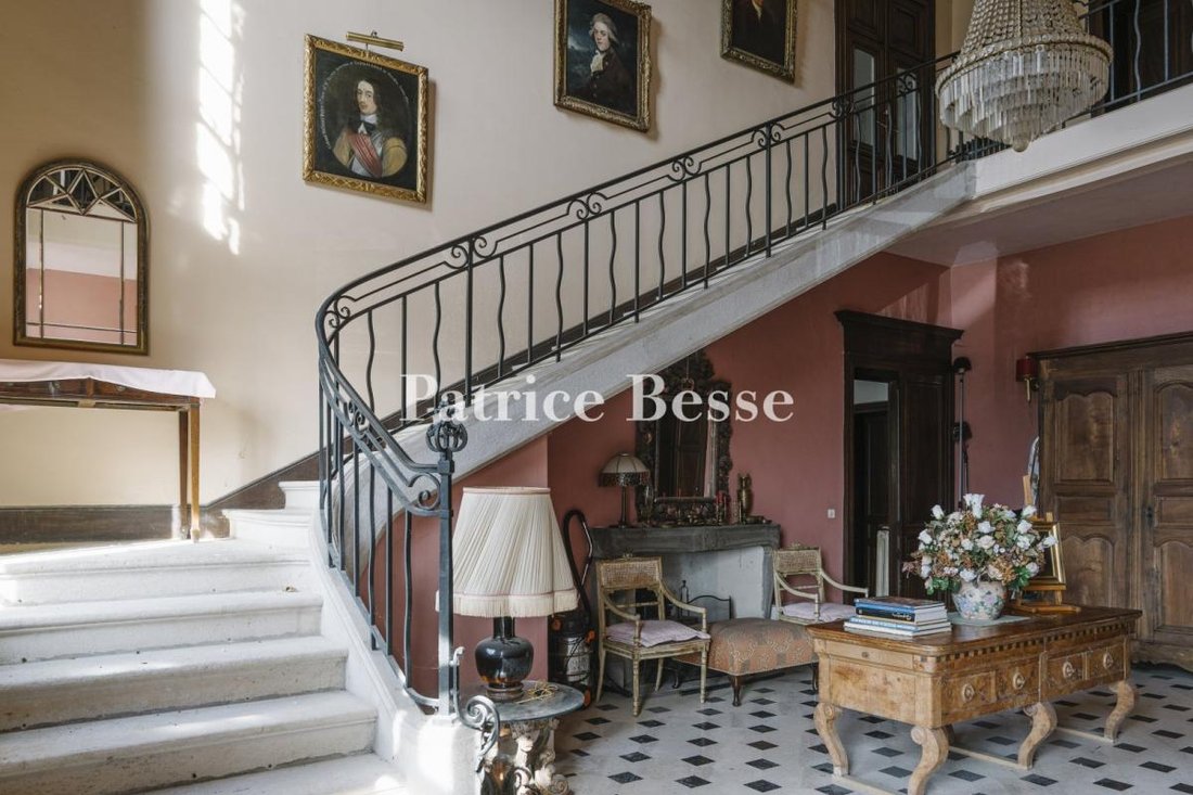 Whispers of the Limagne: A 19th-Century Hilltop Manor in Vichy’s Golden Light