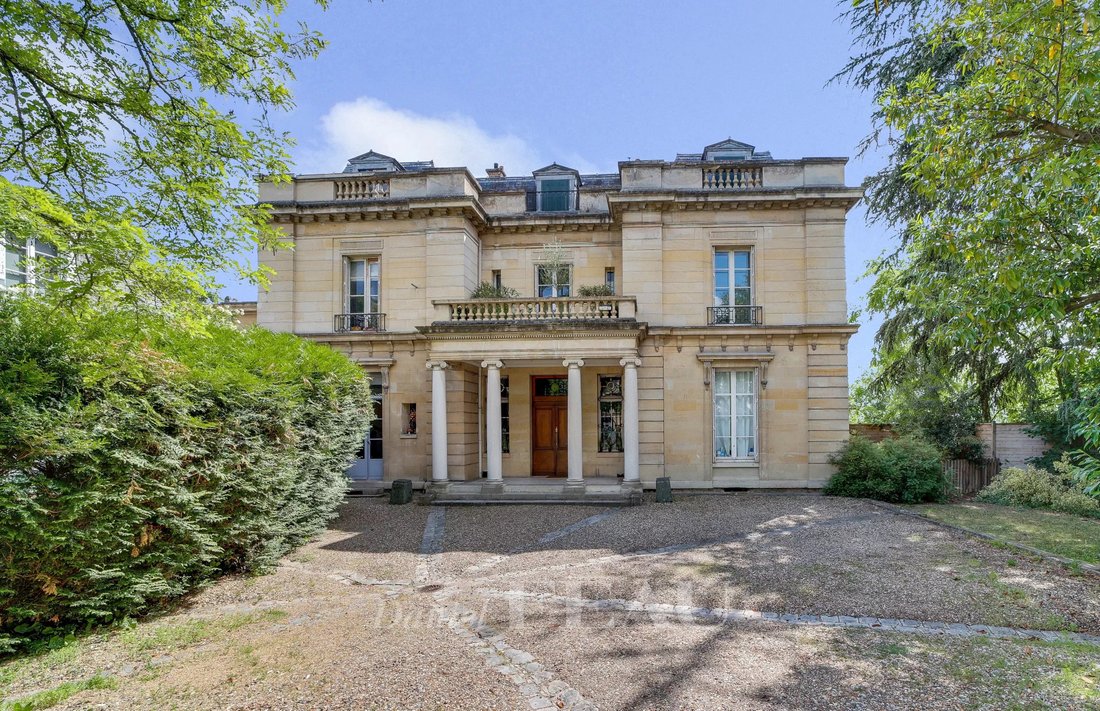 Apartment in Ourches, Saint-Germain-en-Laye, France 1 - 15764662