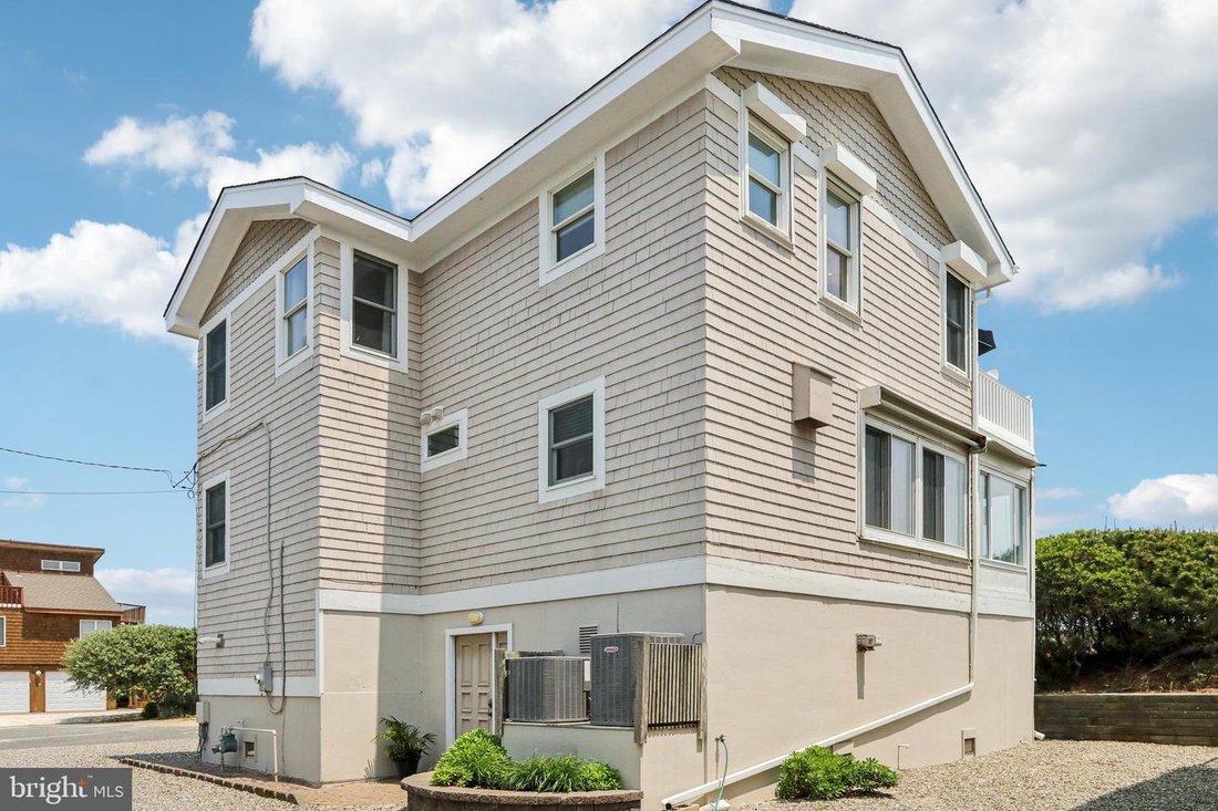 House in Ship Bottom, New Jersey, United States 2 - 15766903