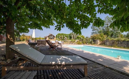 Castle for Sale in Monségur, Nouvelle-Aquitaine, France