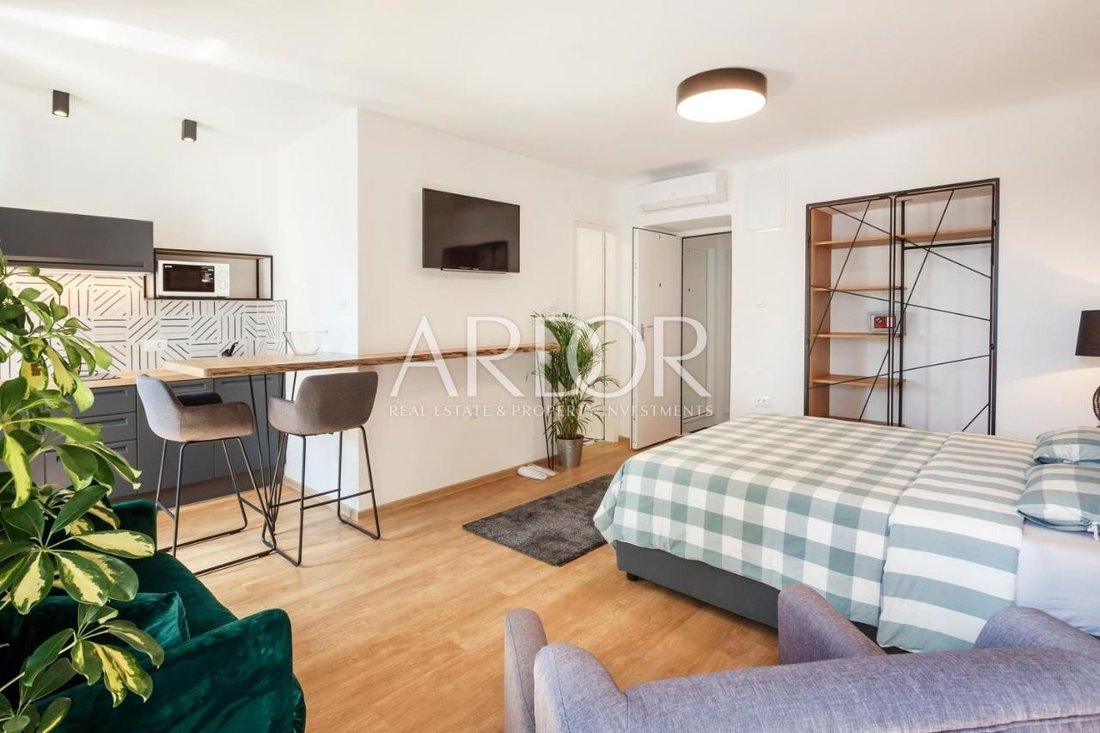Apartment in Mjesni odbor Luka, Grad Rijeka, Primorje-Gorski Kotar County 3 - 15767741
