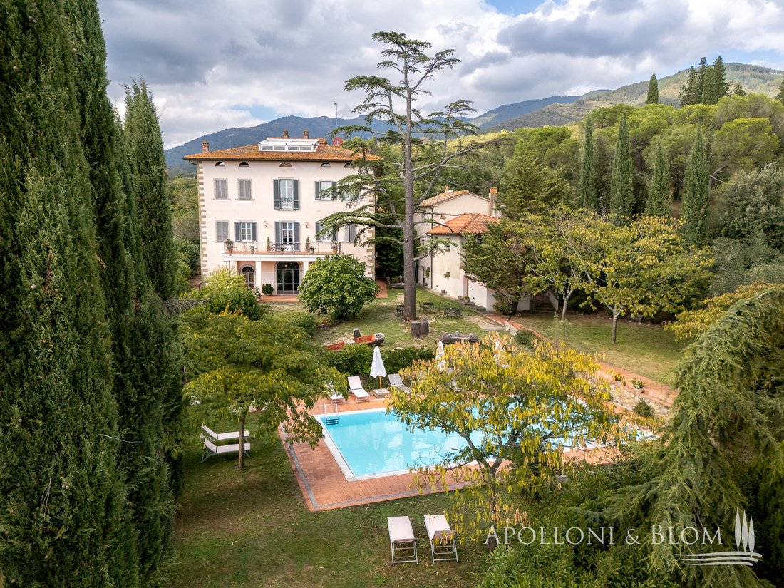 Villa en Loro Ciuffenna, Toscana, Italia 1 - 15767049