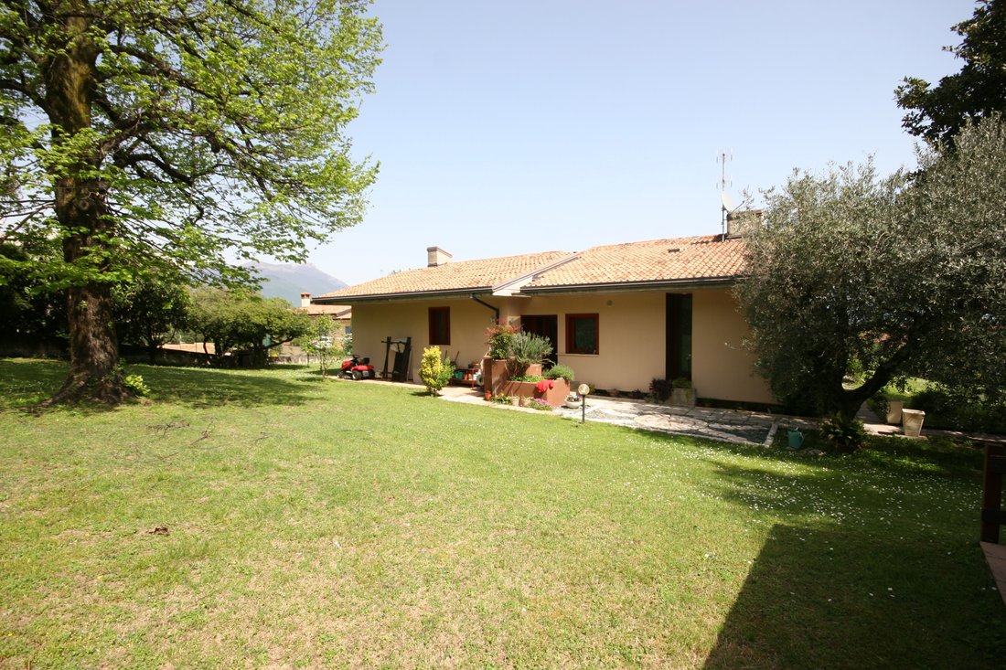 Villa in Manerba del Garda, Lombardy, Italy 3 - 15767130