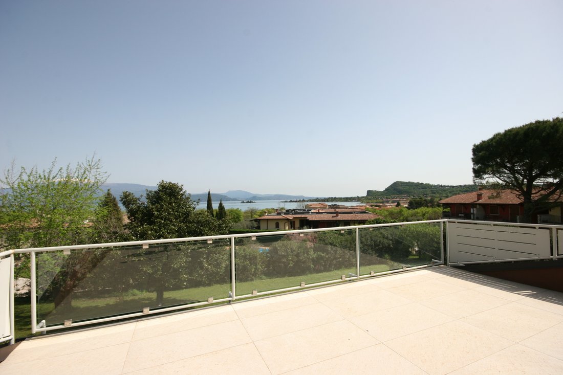 Villa in Manerba del Garda, Lombardy, Italy 4 - 15767130
