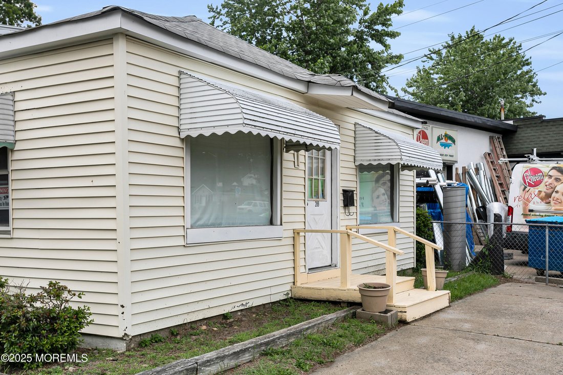 House in North Middletown, New Jersey, United States 3 - 15767437