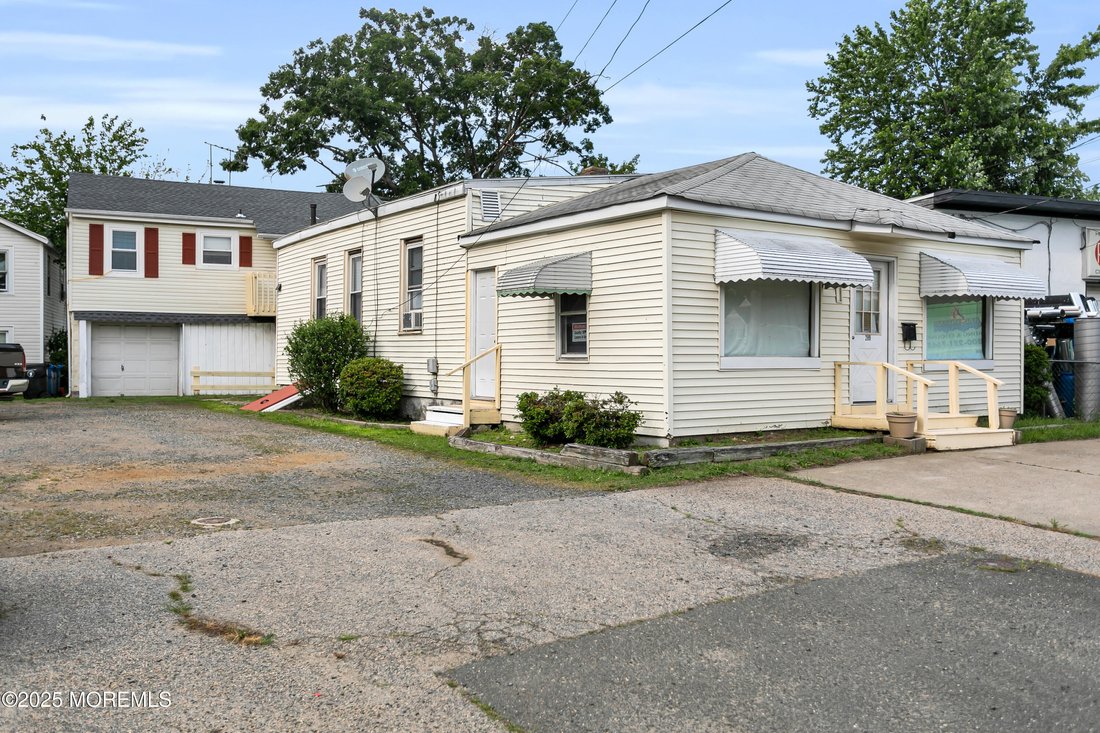 House in North Middletown, New Jersey, United States 1 - 15767437
