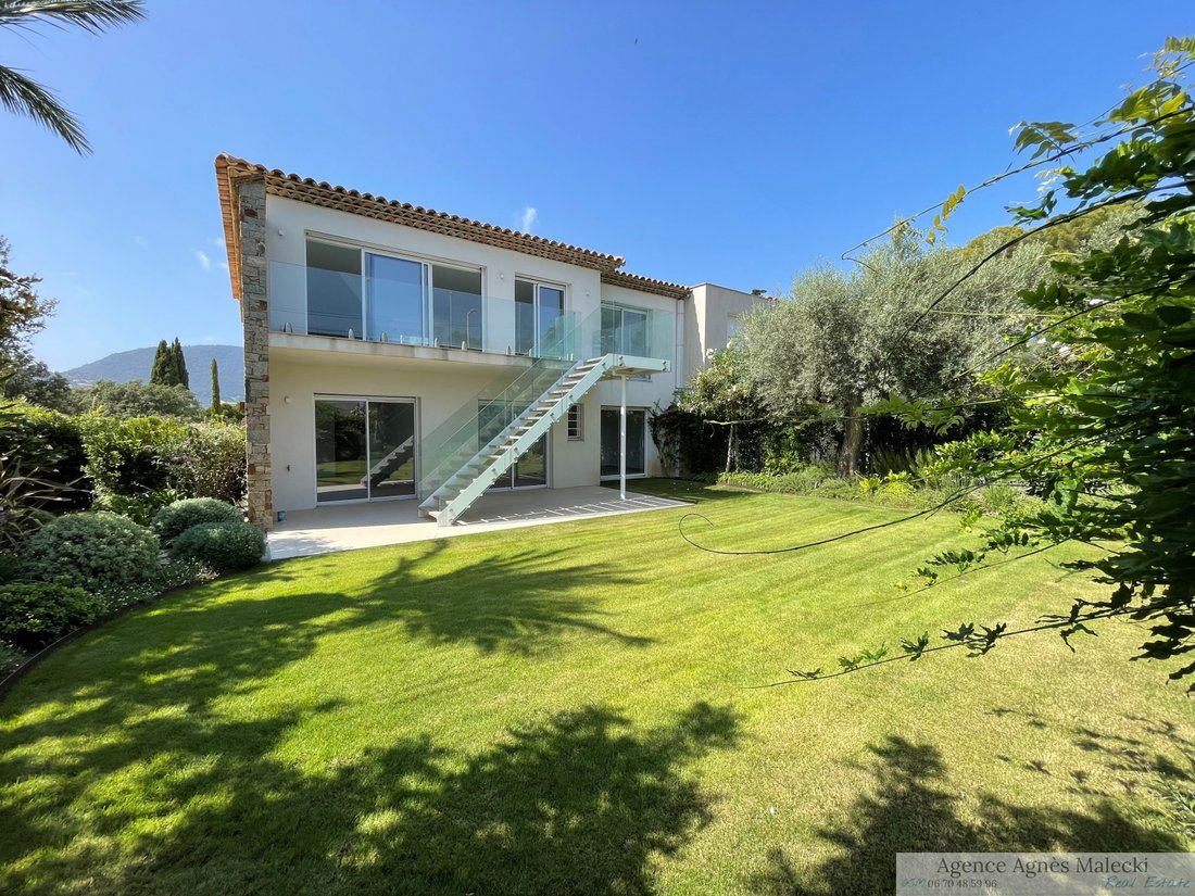 Villa in Nord, Cavalaire-sur-Mer, France 3 - 15768335