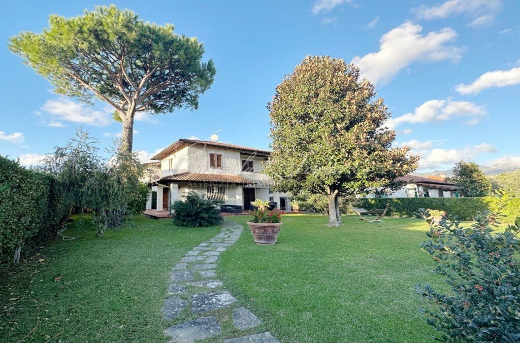 Villa in Center, Forte dei Marmi, Tuscany 1 - 15768864
