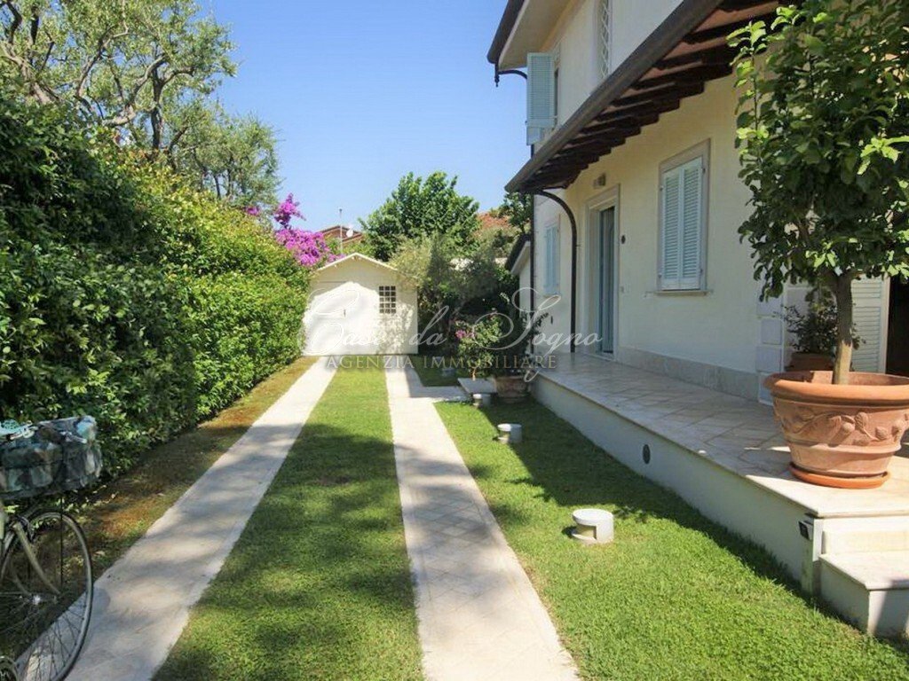 Villa in Center, Forte dei Marmi, Tuscany 4 - 15768339