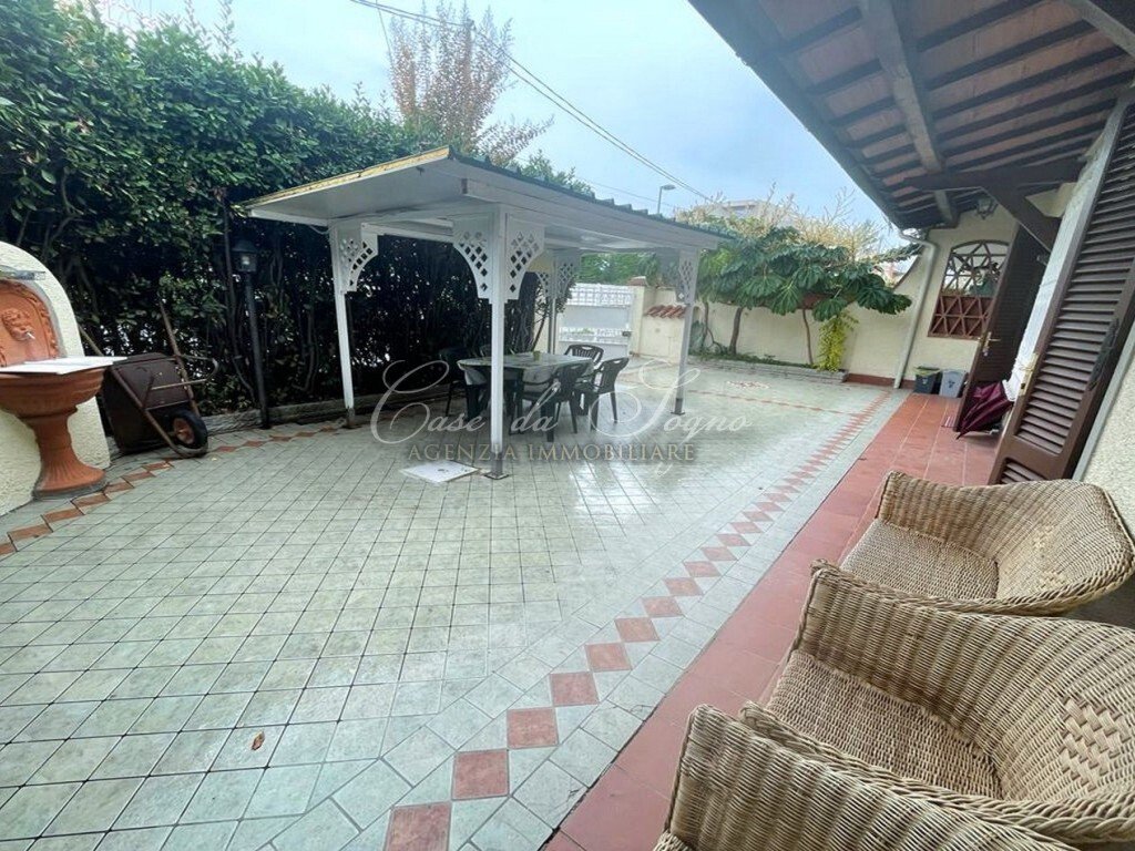 Villa in Center, Forte dei Marmi, Tuscany 2 - 15768727
