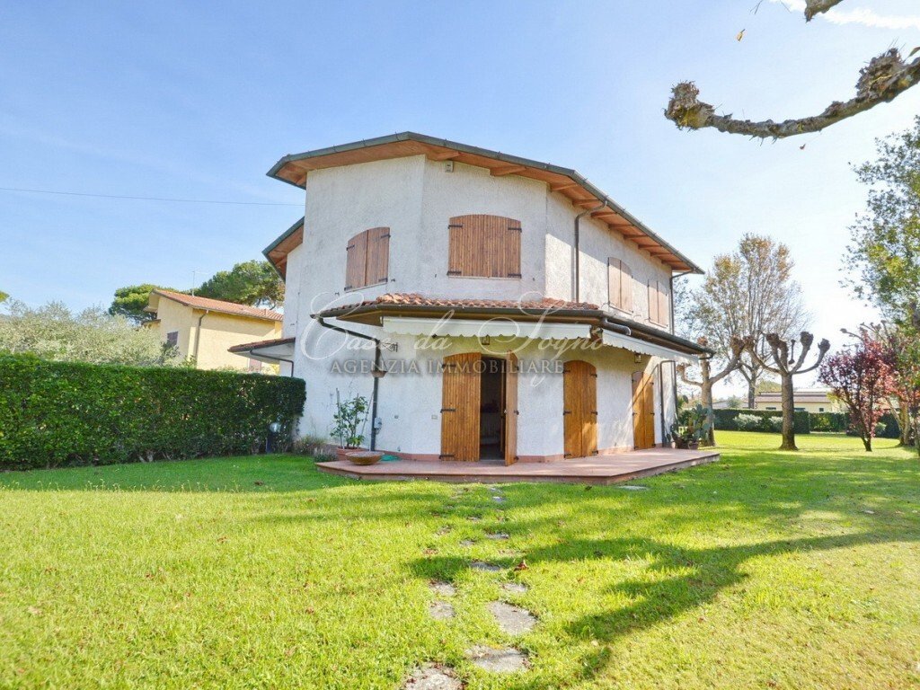 Villa in Cinquale, Montignoso, Tuscany 1 - 15768657