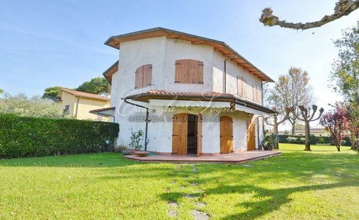 Villa in Cinquale, Montignoso, Tuscany 1