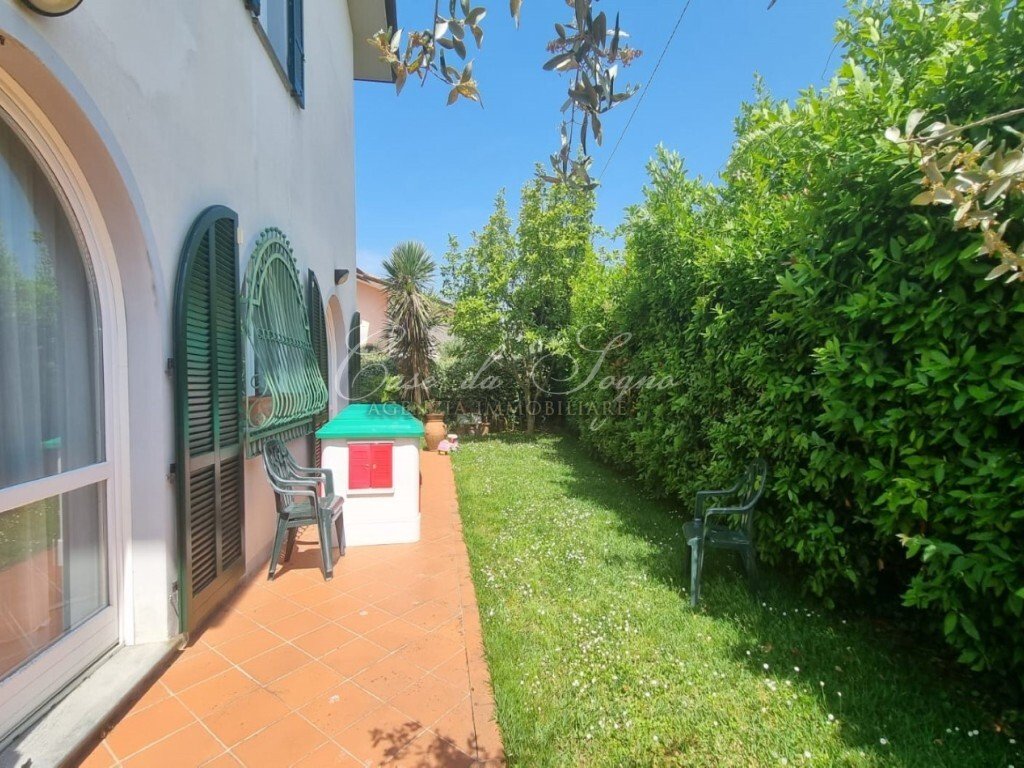 Villa in Center, Massa, Italy 4 - 15768705