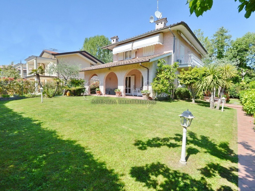 Villa in Center, Forte dei Marmi, Tuscany 1 - 15768830